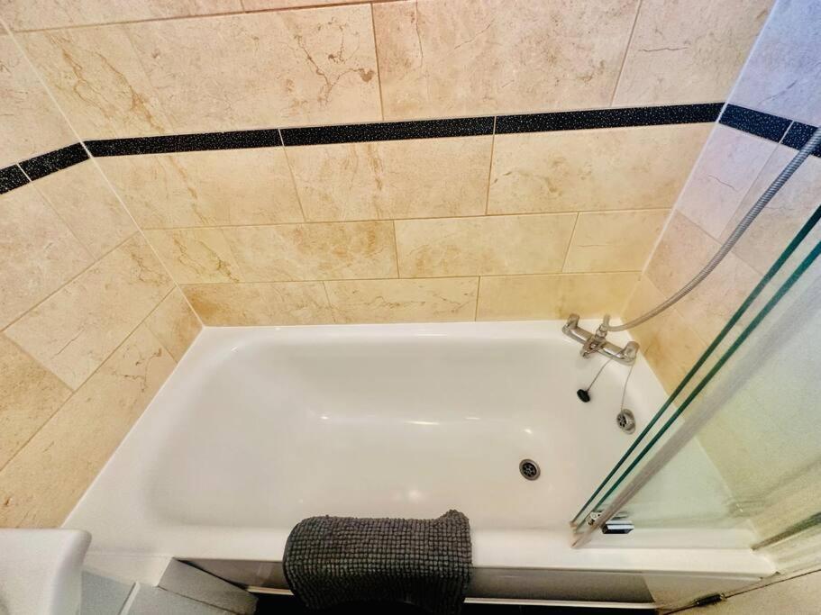 3 Bed Sky Apartment Se15 Peckham 伦敦 外观 照片