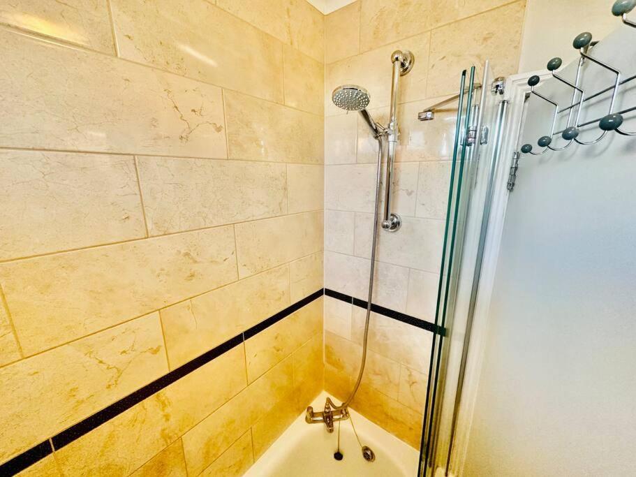 3 Bed Sky Apartment Se15 Peckham 伦敦 外观 照片